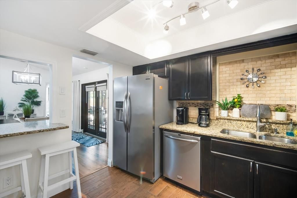 待售: $725,000 (5 贝兹, 4 浴室, 2297 平方英尺)