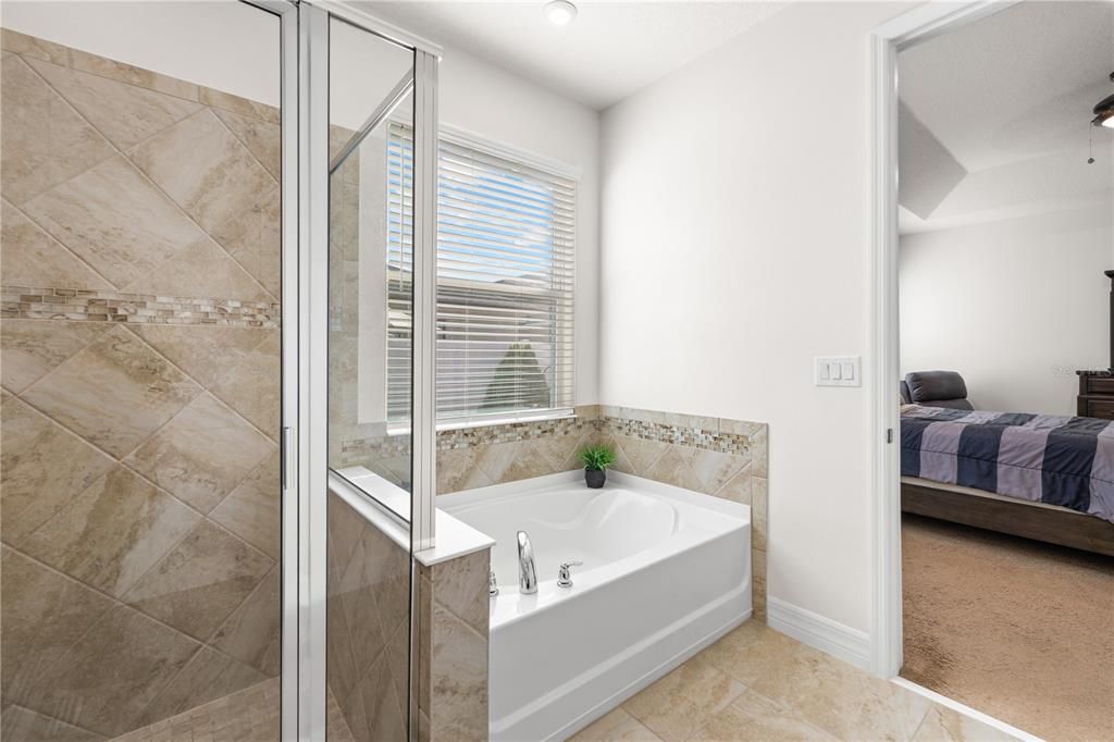 En Venta: $620,000 (4 camas, 3 baños, 2408 Pies cuadrados)