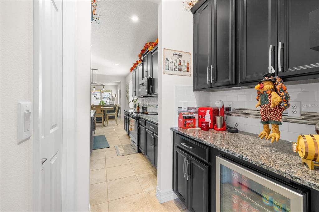 En Venta: $620,000 (4 camas, 3 baños, 2408 Pies cuadrados)