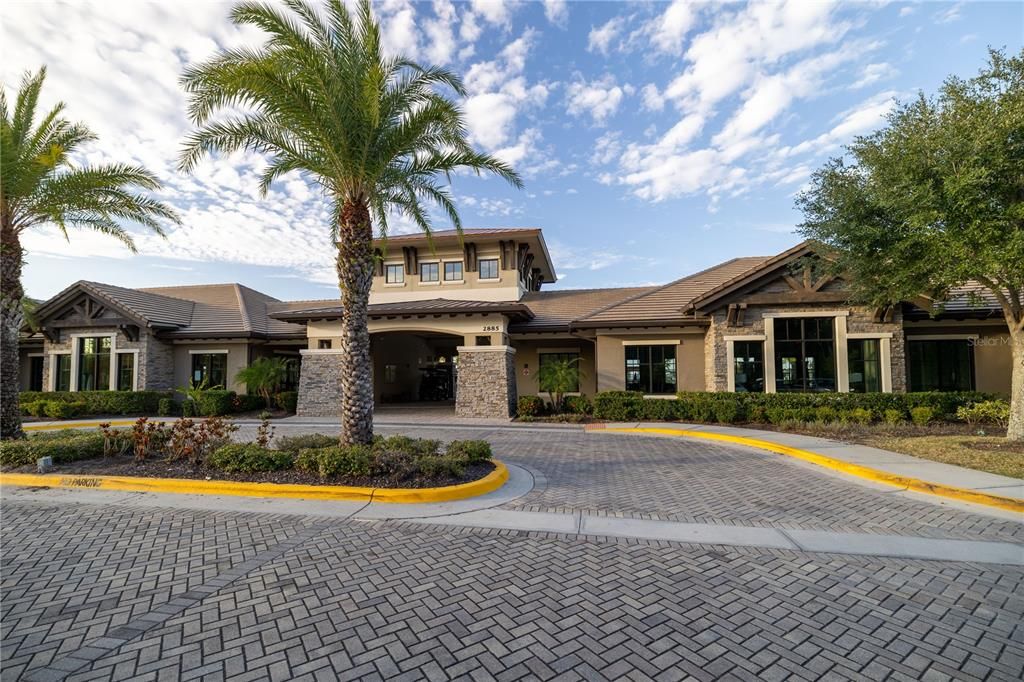 En Venta: $620,000 (4 camas, 3 baños, 2408 Pies cuadrados)