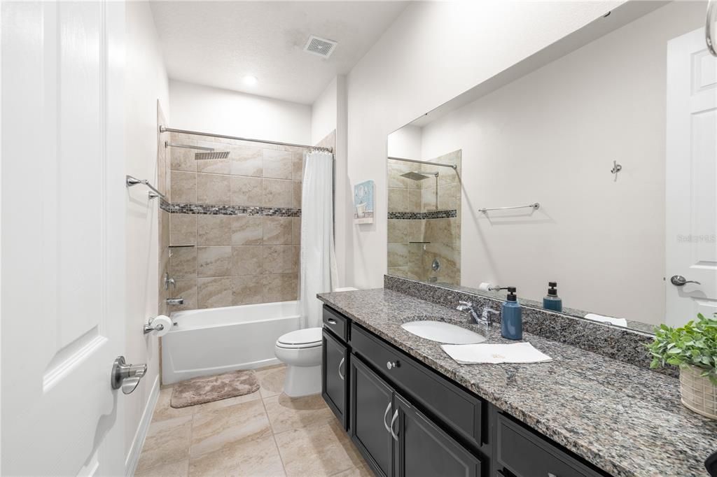 En Venta: $620,000 (4 camas, 3 baños, 2408 Pies cuadrados)