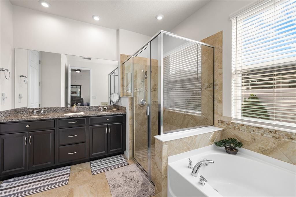 En Venta: $620,000 (4 camas, 3 baños, 2408 Pies cuadrados)