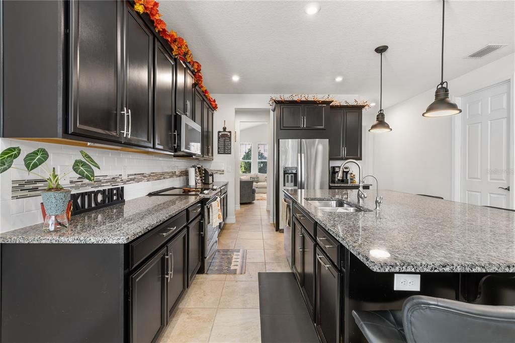 En Venta: $620,000 (4 camas, 3 baños, 2408 Pies cuadrados)