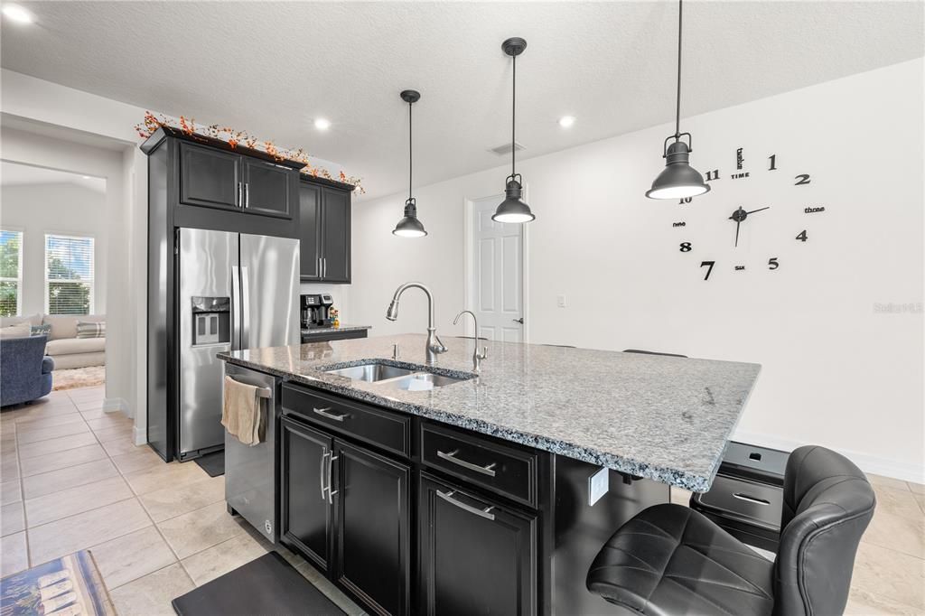 En Venta: $620,000 (4 camas, 3 baños, 2408 Pies cuadrados)