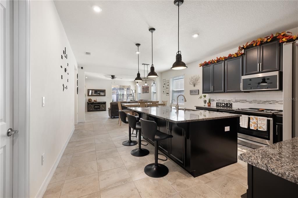 En Venta: $620,000 (4 camas, 3 baños, 2408 Pies cuadrados)