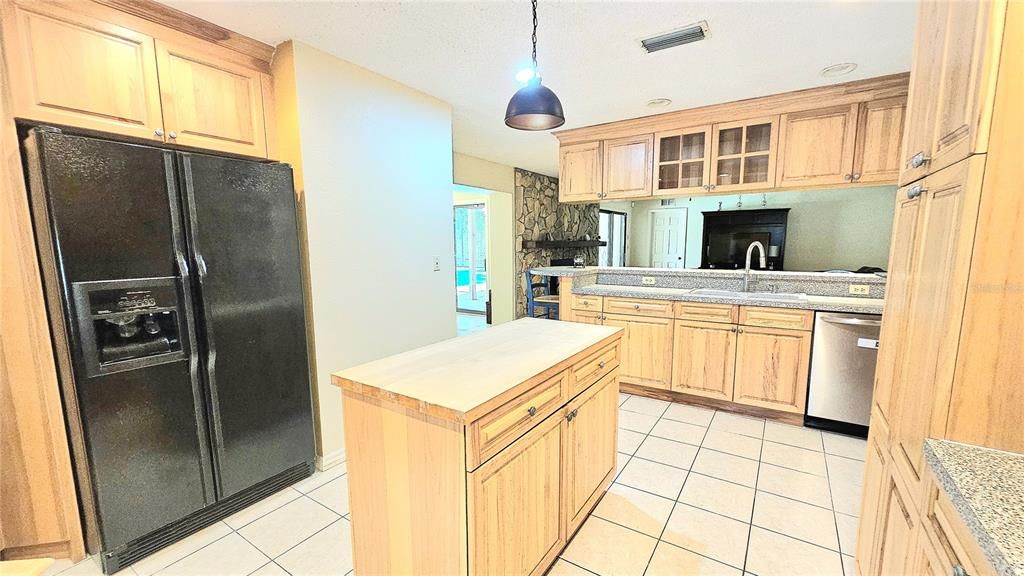 Active With Contract: $740,000 (4 beds, 3 baths, 2482 Square Feet)