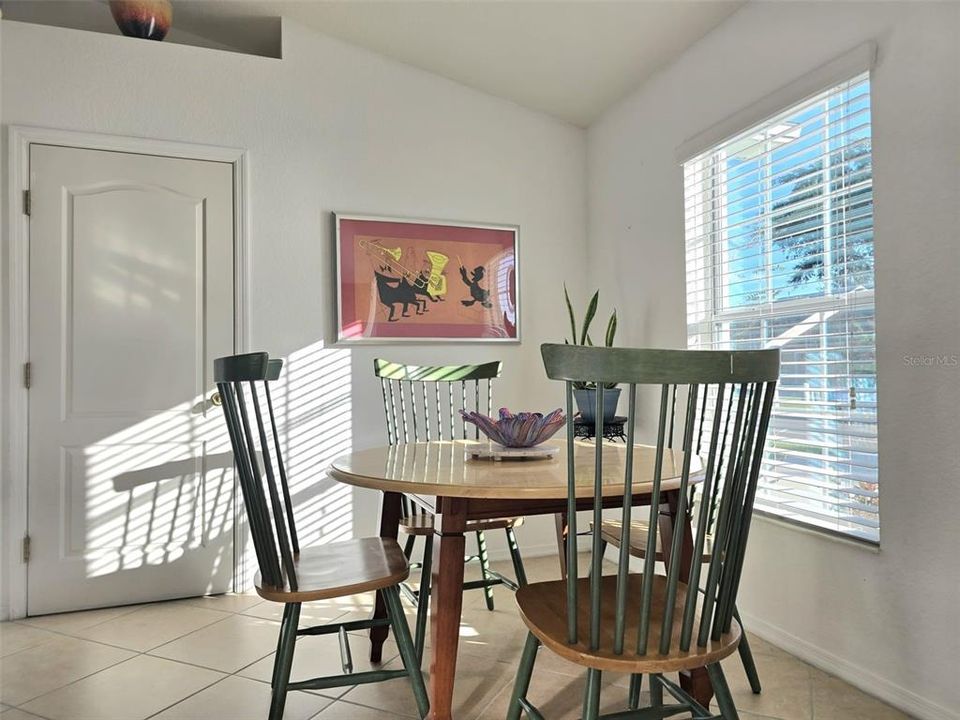 На продажу: $260,000 (3 спален, 2 ванн, 1131 Квадратных фут)