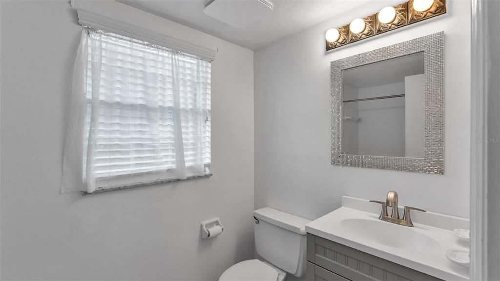 Active With Contract: $134,900 (1 beds, 1 baths, 669 Square Feet)