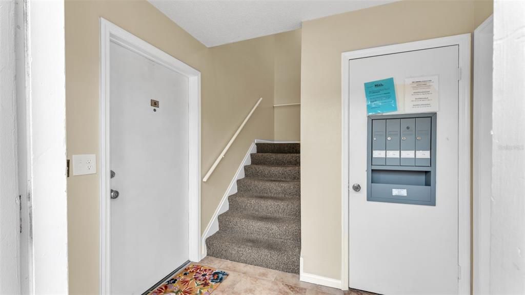 Active With Contract: $134,900 (1 beds, 1 baths, 669 Square Feet)