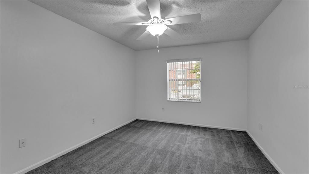 Active With Contract: $134,900 (1 beds, 1 baths, 669 Square Feet)