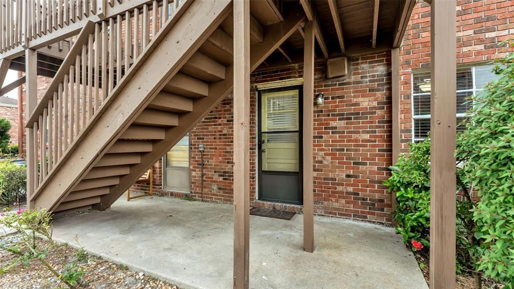 Active With Contract: $134,900 (1 beds, 1 baths, 669 Square Feet)