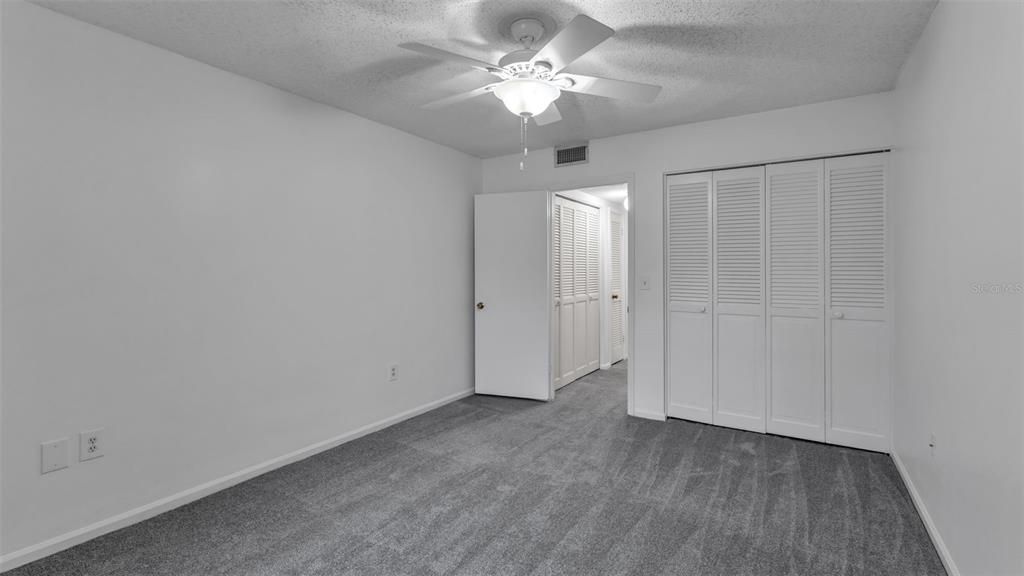Active With Contract: $134,900 (1 beds, 1 baths, 669 Square Feet)
