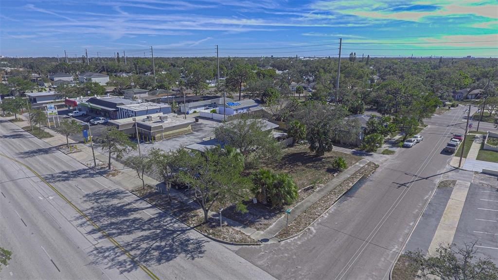 En Venta: $298,000 (0.11 acres)