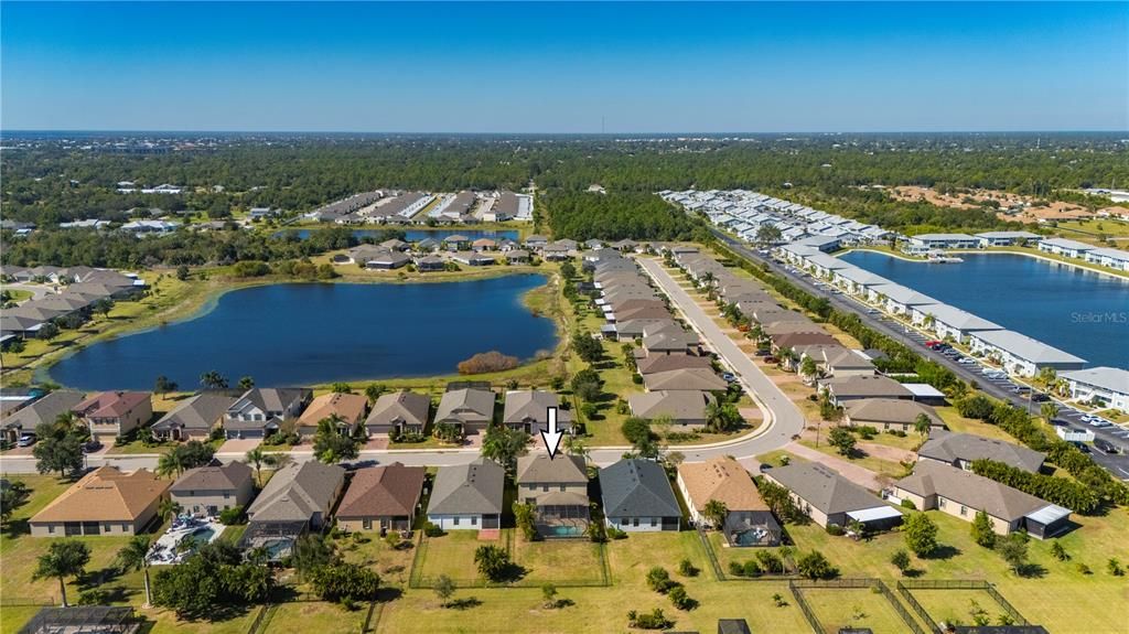 Activo con contrato: $436,000 (4 camas, 2 baños, 2596 Pies cuadrados)