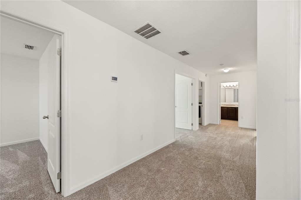 Activo con contrato: $436,000 (4 camas, 2 baños, 2596 Pies cuadrados)