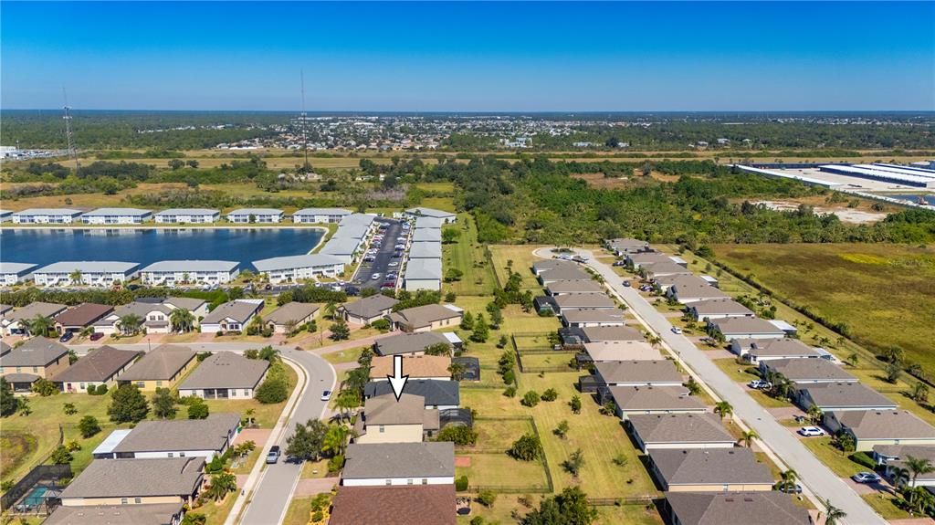 Activo con contrato: $436,000 (4 camas, 2 baños, 2596 Pies cuadrados)