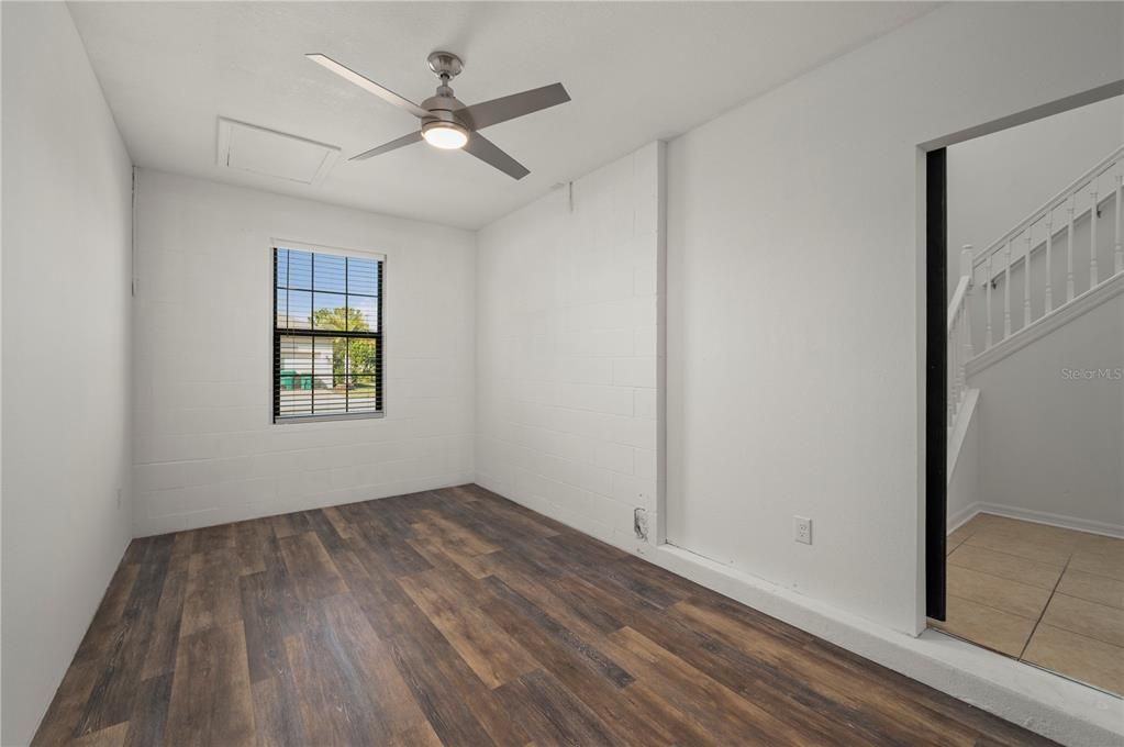 Activo con contrato: $436,000 (4 camas, 2 baños, 2596 Pies cuadrados)