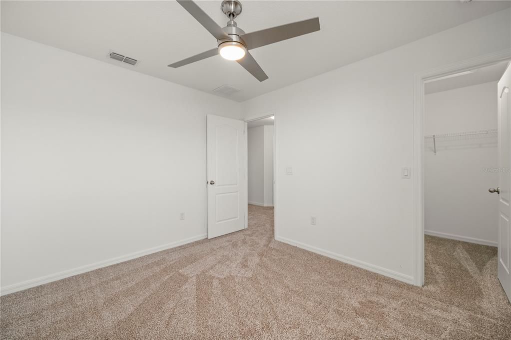 Activo con contrato: $436,000 (4 camas, 2 baños, 2596 Pies cuadrados)