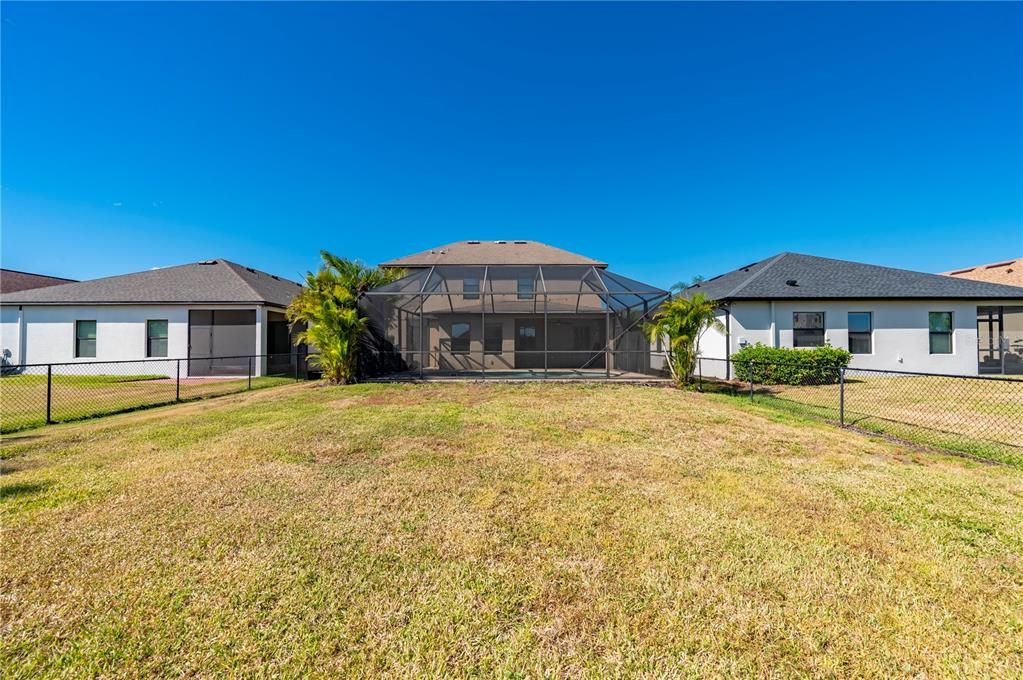 Activo con contrato: $436,000 (4 camas, 2 baños, 2596 Pies cuadrados)