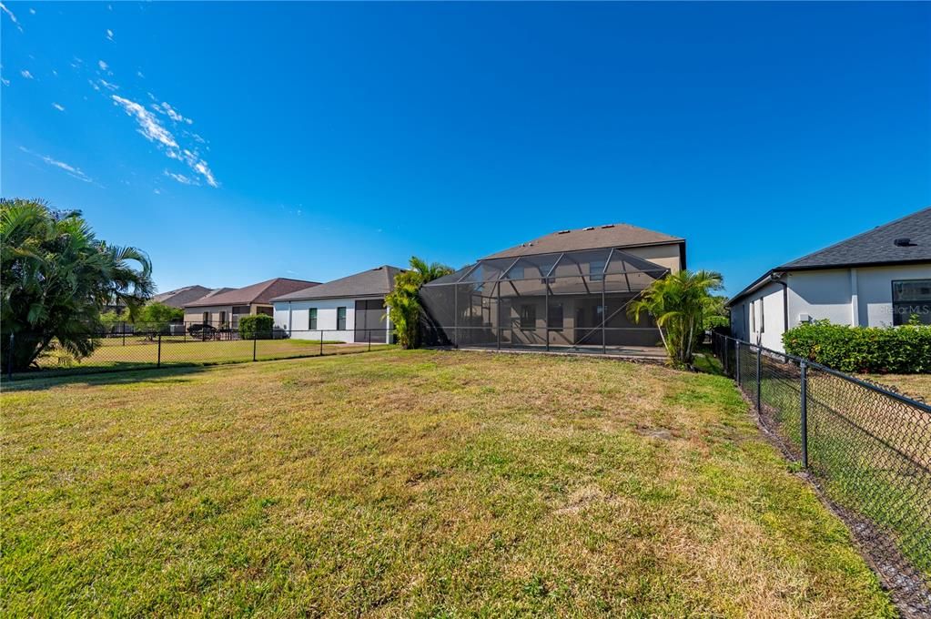 Activo con contrato: $436,000 (4 camas, 2 baños, 2596 Pies cuadrados)