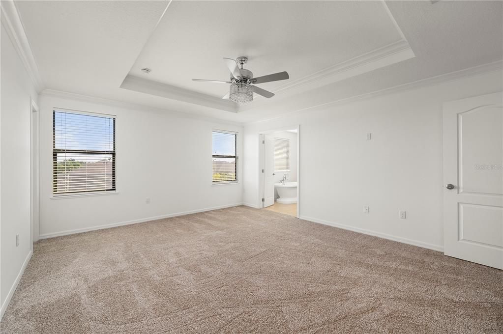 Activo con contrato: $436,000 (4 camas, 2 baños, 2596 Pies cuadrados)