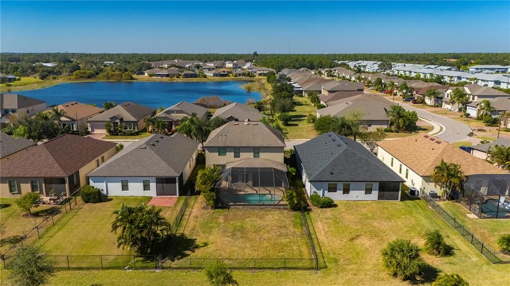 Activo con contrato: $436,000 (4 camas, 2 baños, 2596 Pies cuadrados)