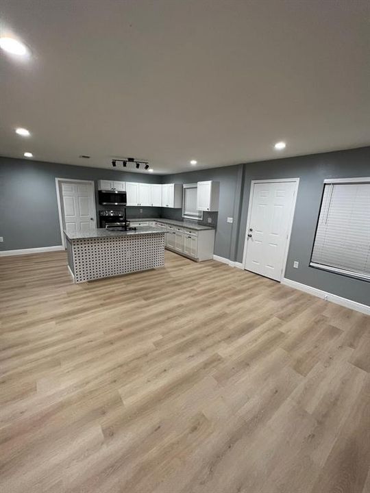 出租: $2,500 (3 贝兹, 2 浴室, 1572 平方英尺)