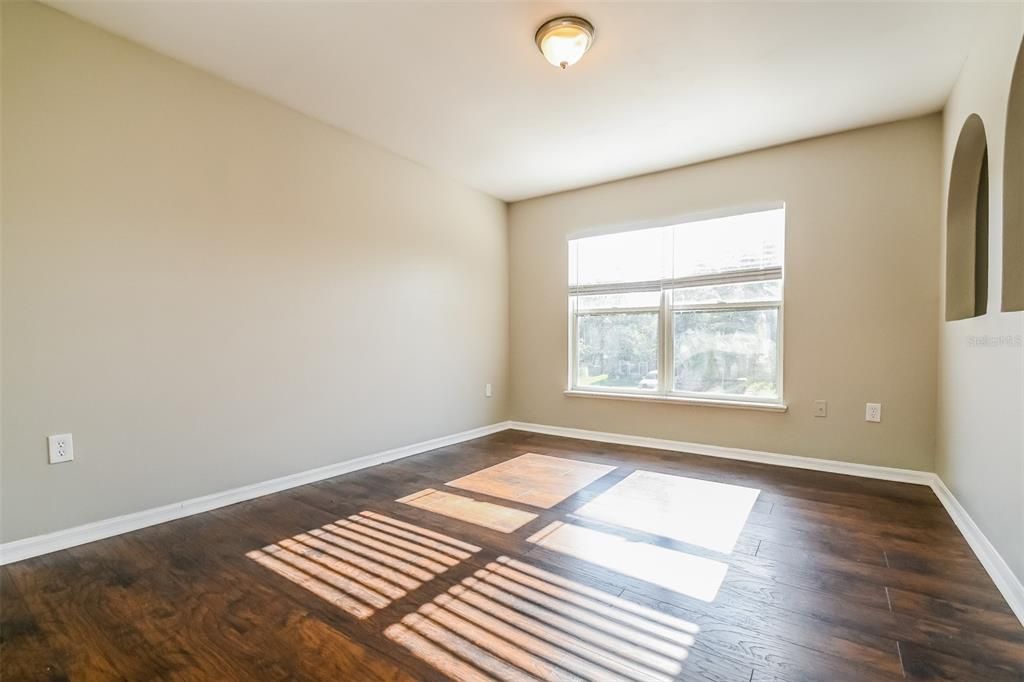 待售: $375,000 (4 贝兹, 2 浴室, 2200 平方英尺)