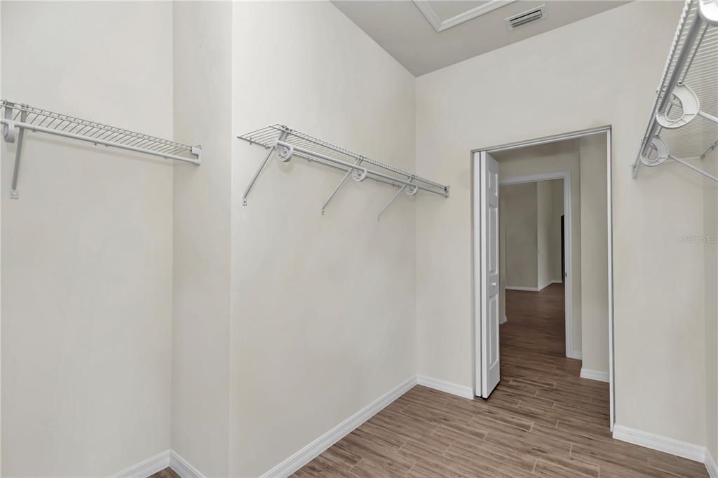 For Sale: $579,000 (3 beds, 2 baths, 2069 Square Feet)