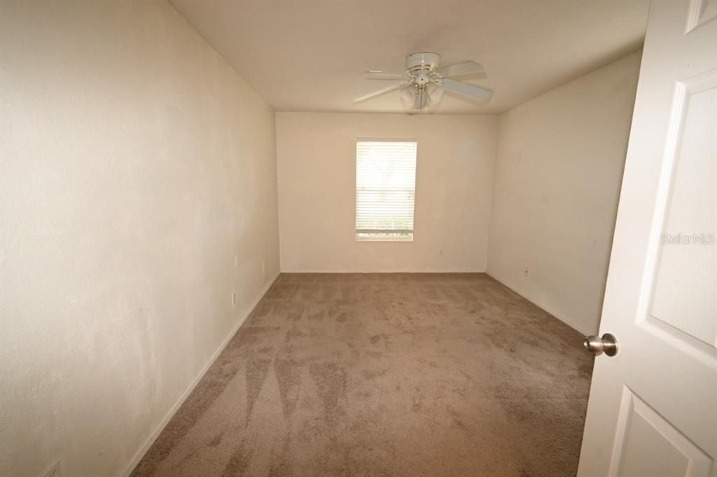 На продажу: $128,900 (2 спален, 2 ванн, 1029 Квадратных фут)