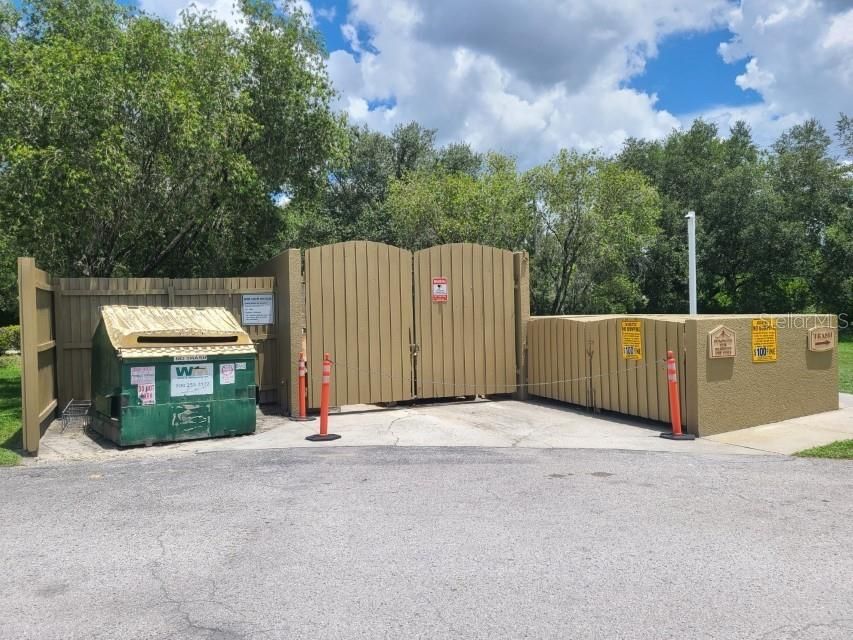 На продажу: $128,900 (2 спален, 2 ванн, 1029 Квадратных фут)