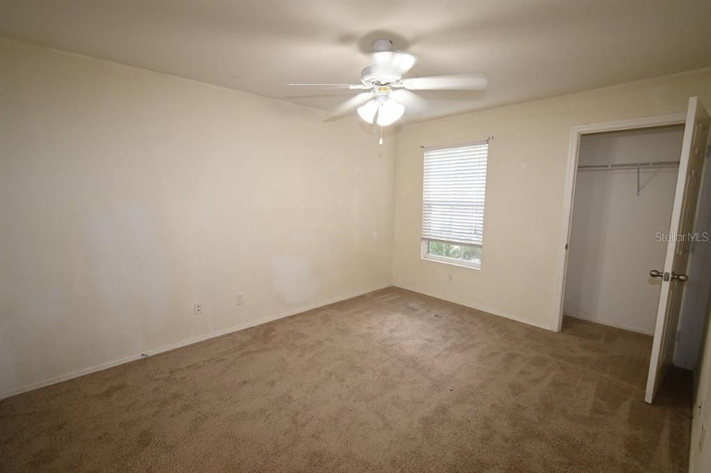 На продажу: $128,900 (2 спален, 2 ванн, 1029 Квадратных фут)