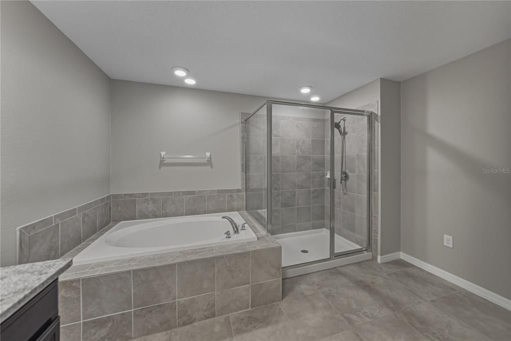 Active With Contract: $399,900 (4 beds, 3 baths, 2230 Square Feet)