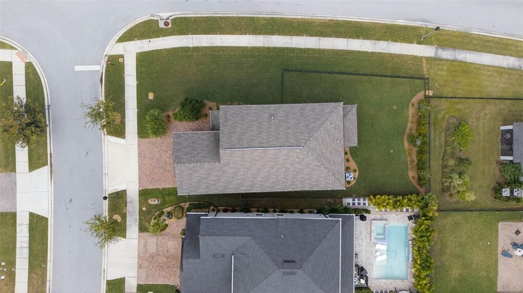 En Venta: $575,000 (4 camas, 2 baños, 2775 Pies cuadrados)