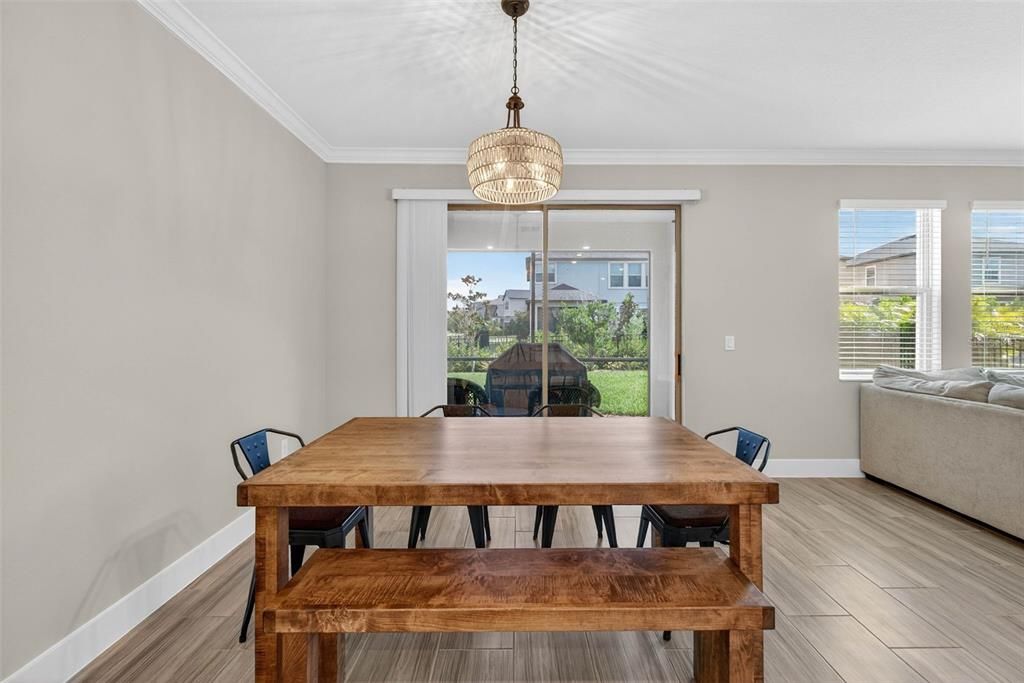 En Venta: $575,000 (4 camas, 2 baños, 2775 Pies cuadrados)