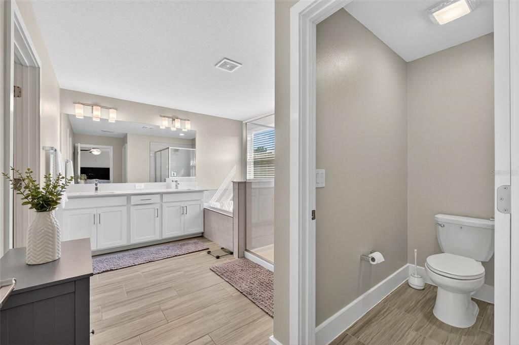 En Venta: $575,000 (4 camas, 2 baños, 2775 Pies cuadrados)