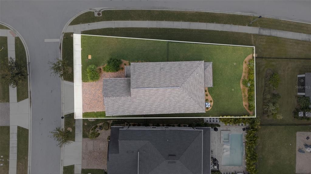 En Venta: $575,000 (4 camas, 2 baños, 2775 Pies cuadrados)