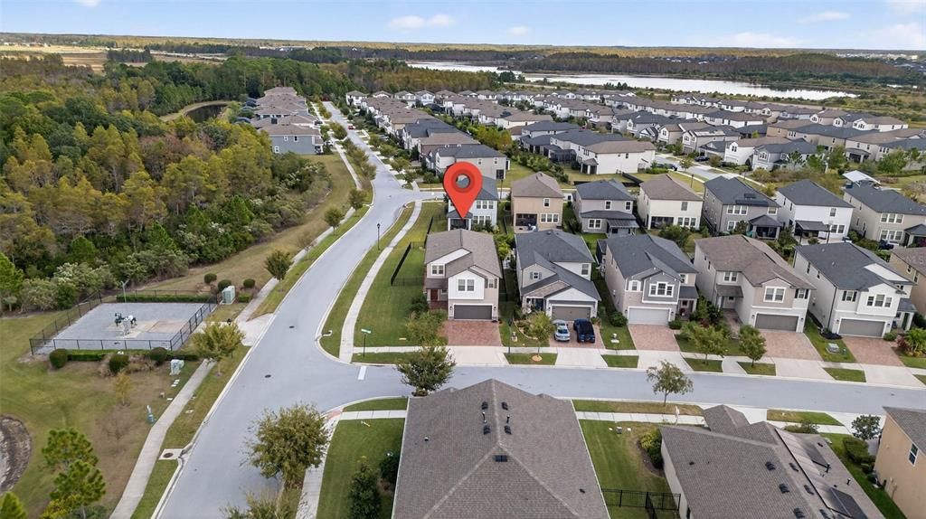 En Venta: $575,000 (4 camas, 2 baños, 2775 Pies cuadrados)