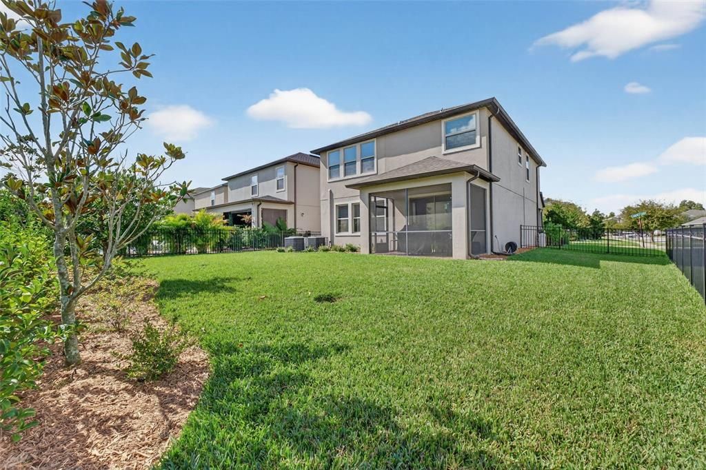 En Venta: $575,000 (4 camas, 2 baños, 2775 Pies cuadrados)