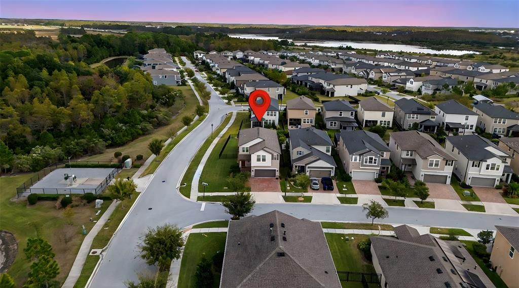 En Venta: $575,000 (4 camas, 2 baños, 2775 Pies cuadrados)