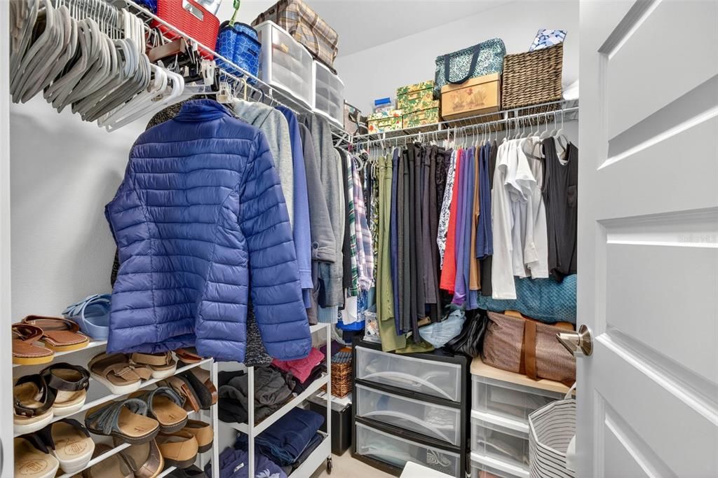 En Venta: $575,000 (4 camas, 2 baños, 2775 Pies cuadrados)