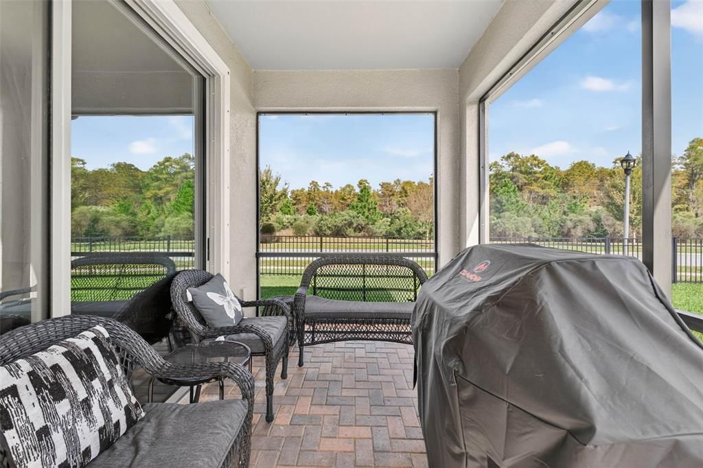 En Venta: $575,000 (4 camas, 2 baños, 2775 Pies cuadrados)