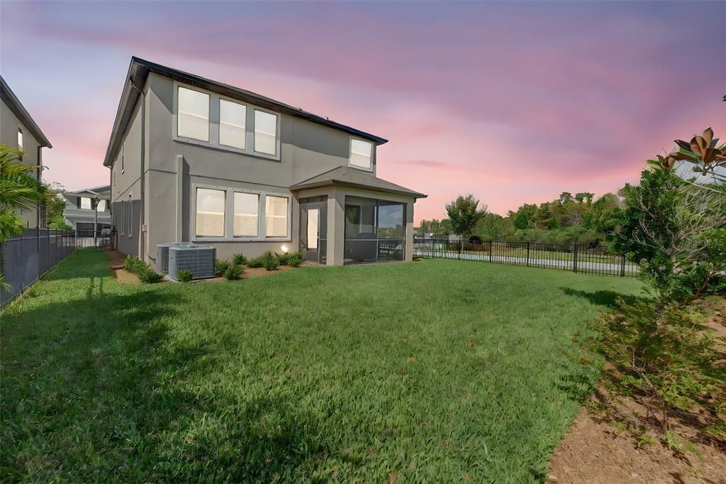 En Venta: $575,000 (4 camas, 2 baños, 2775 Pies cuadrados)