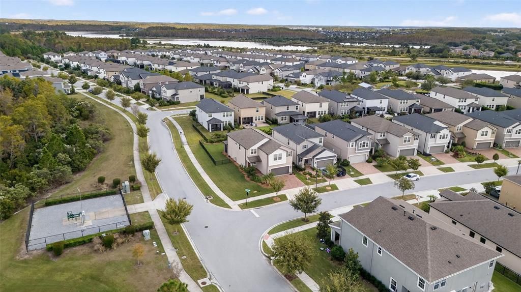 En Venta: $575,000 (4 camas, 2 baños, 2775 Pies cuadrados)