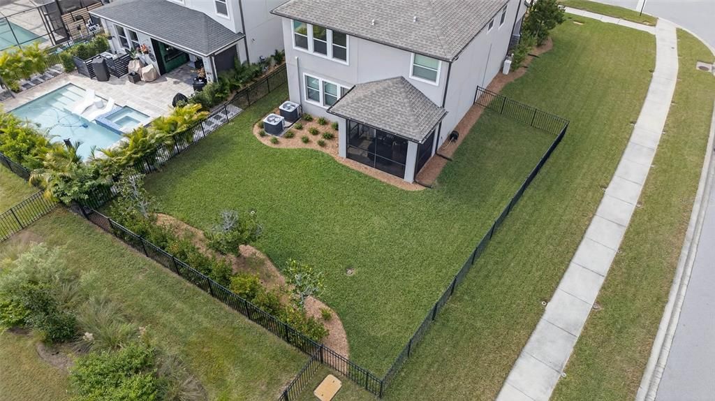 En Venta: $575,000 (4 camas, 2 baños, 2775 Pies cuadrados)