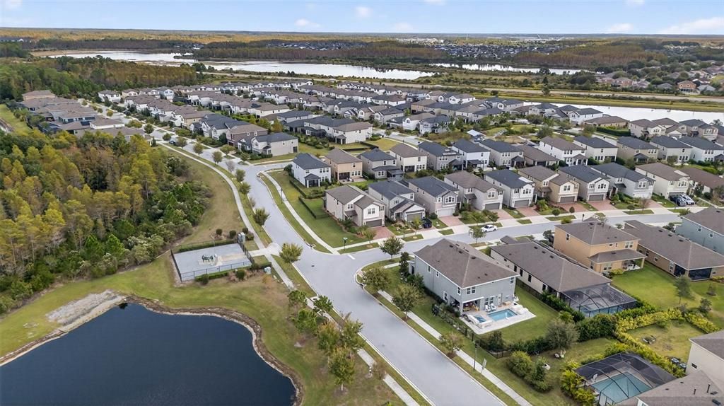 En Venta: $575,000 (4 camas, 2 baños, 2775 Pies cuadrados)