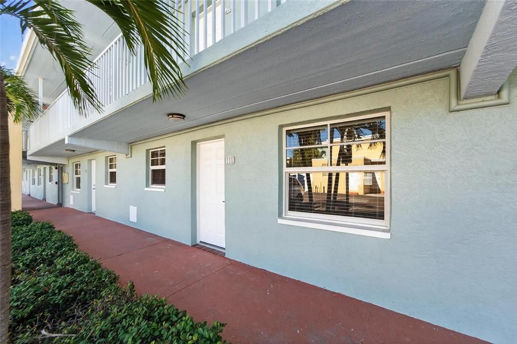 待售: $435,000 (1 贝兹, 1 浴室, 735 平方英尺)