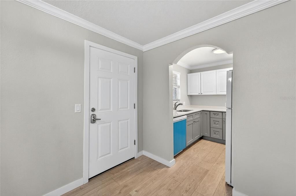 待售: $435,000 (1 贝兹, 1 浴室, 735 平方英尺)