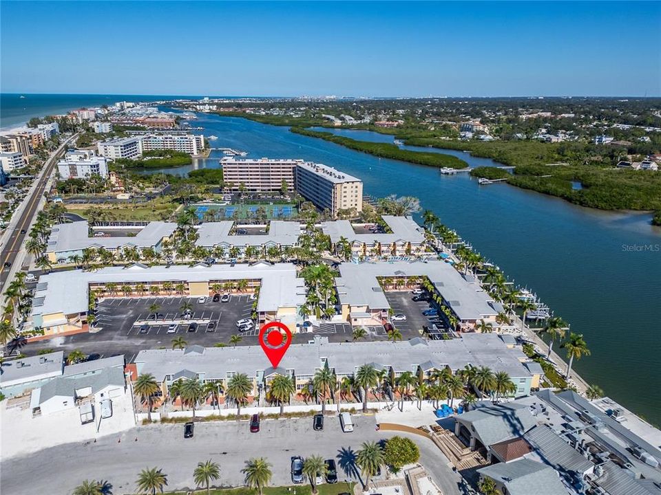 待售: $435,000 (1 贝兹, 1 浴室, 735 平方英尺)