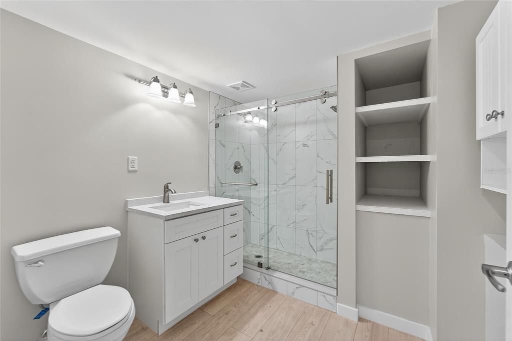 待售: $435,000 (1 贝兹, 1 浴室, 735 平方英尺)